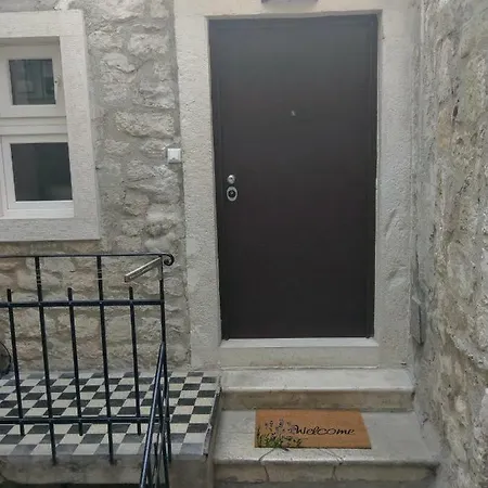 De Caris Palace Apartman *
