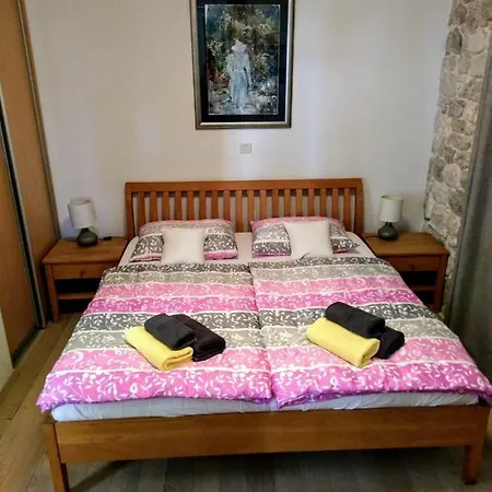 De Caris Palace Apartman *