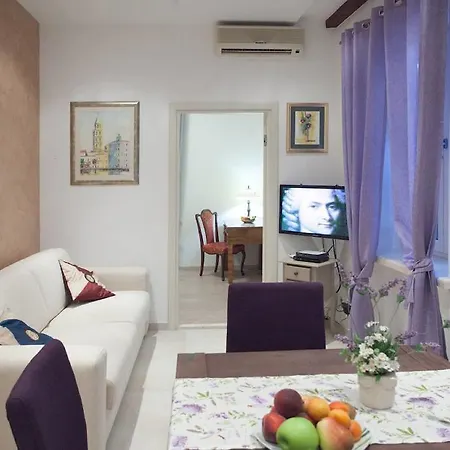 Apartment De Caris Palace Split