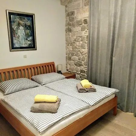 Apartment De Caris Palace *